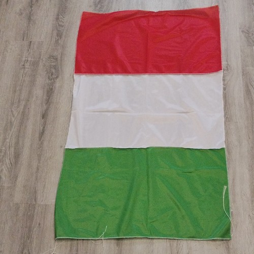 Bandiera italia rosso - italia,