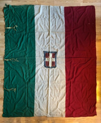 Bandiera italiana con - , scudo